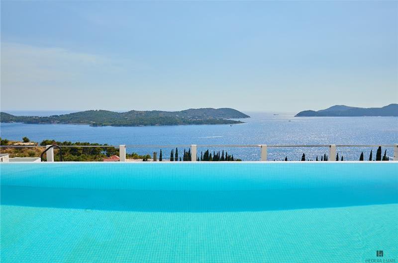 4 bedroom villa with pool and sea view, Orašac, sleeps 8