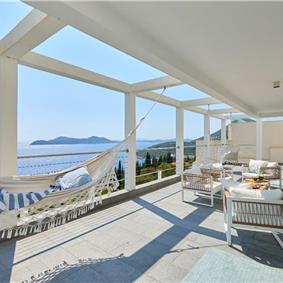 4 bedroom villa with pool and sea view, Orašac, sleeps 8