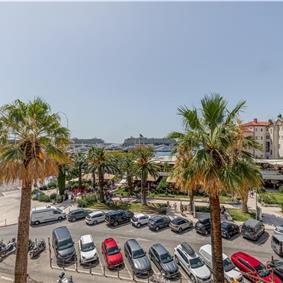 Two-bedroom luxury sea view apartment along Split city sea front sleeps 4