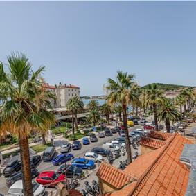 Two-bedroom luxury sea view apartment along Split city sea front sleeps 4