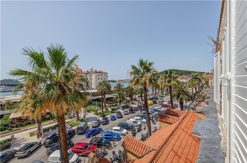 Two-bedroom luxury sea view apartment along Split city sea front sleeps 4