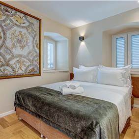 Two-bedroom luxury sea view apartment along Split city sea front sleeps 4