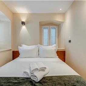Two-bedroom luxury sea view apartment along Split city sea front sleeps 4