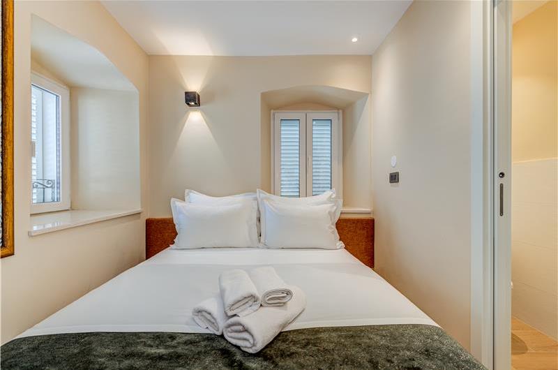Two-bedroom luxury sea view apartment along Split city sea front sleeps 4