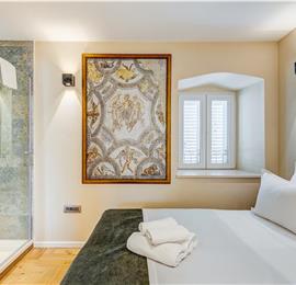 Two-bedroom luxury sea view apartment along Split city sea front sleeps 4
