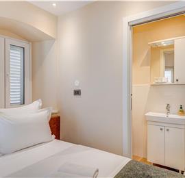Two-bedroom luxury sea view apartment along Split city sea front sleeps 4