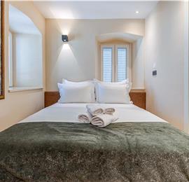 Two-bedroom luxury sea view apartment along Split city sea front sleeps 4