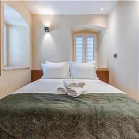 Two-bedroom luxury sea view apartment along Split city sea front sleeps 4