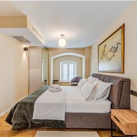 Two-bedroom luxury sea view apartment along Split city sea front sleeps 4