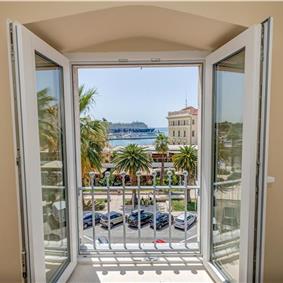 Two-bedroom luxury sea view apartment along Split city sea front sleeps 4