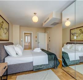 Two-bedroom luxury sea view apartment along Split city sea front sleeps 4