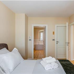 Two-bedroom luxury sea view apartment along Split city sea front sleeps 4