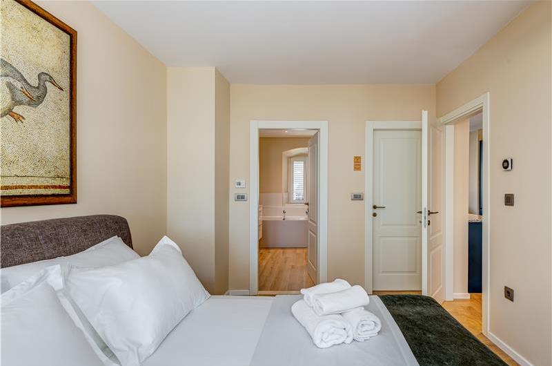 Two-bedroom luxury sea view apartment along Split city sea front sleeps 4