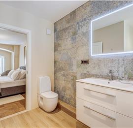 Two-bedroom luxury sea view apartment along Split city sea front sleeps 4