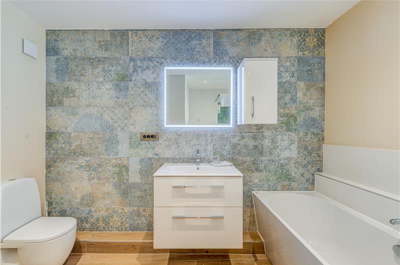 Two-bedroom luxury sea view apartment along Split city sea front sleeps 4