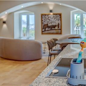 Two-bedroom luxury sea view apartment along Split city sea front sleeps 4