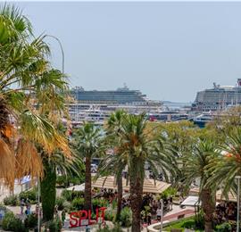 Two-bedroom luxury sea view apartment along Split city sea front sleeps 4