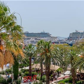 Two-bedroom luxury sea view apartment along Split city sea front sleeps 4