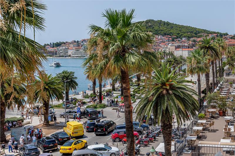 Two-bedroom luxury sea view apartment along Split city sea front sleeps 4