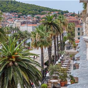 Two-bedroom luxury sea view apartment along Split city sea front sleeps 4