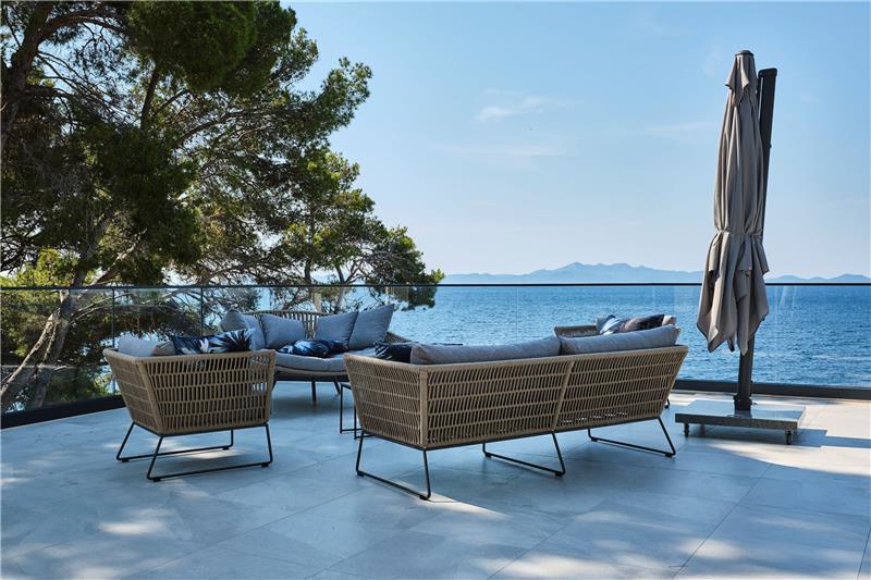 Beachfront villa in Prizba, photograph 18