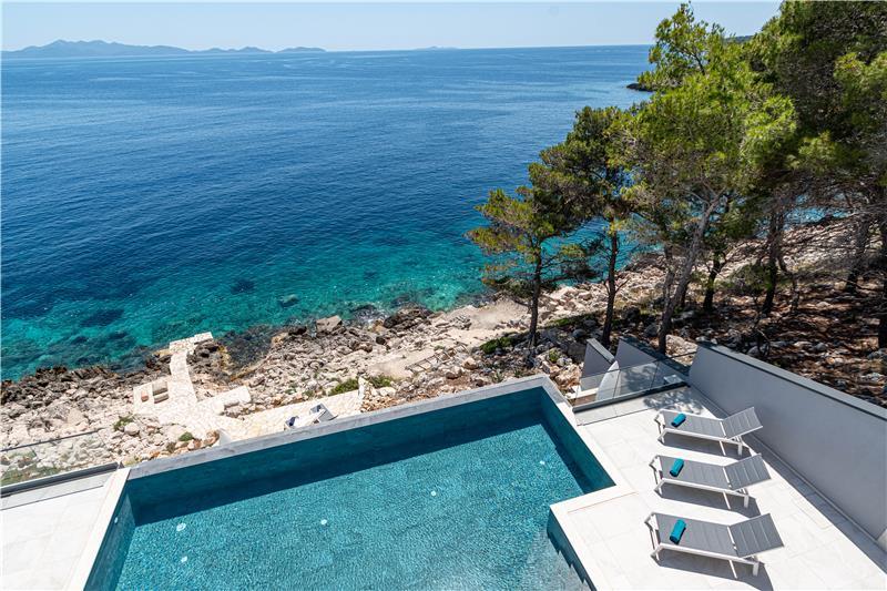 Beachfront villa in Prizba, photograph 8