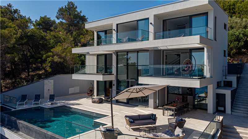 6 bedroom villa with infinity pool and sea views, Korcula Island, sleeps 12