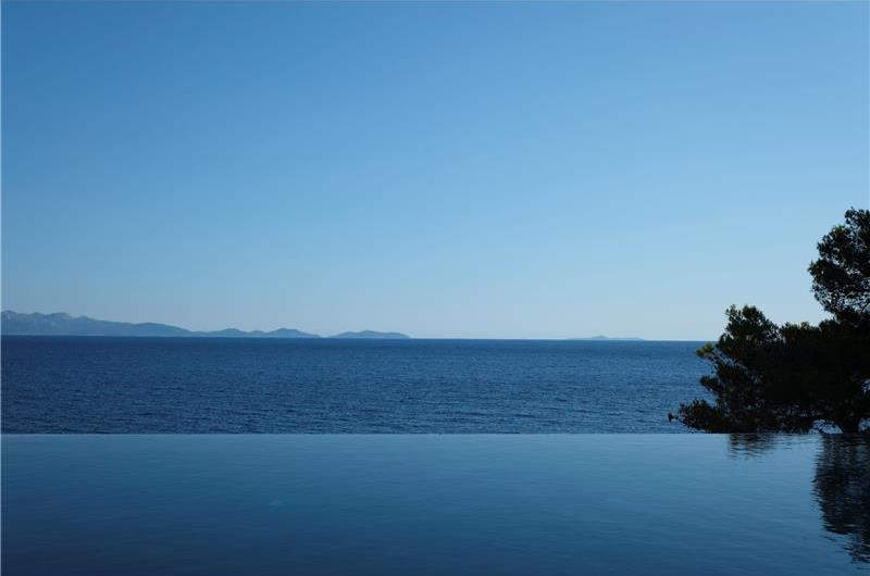 6 bedroom villa with infinity pool and sea views, Korcula Island, sleeps 12