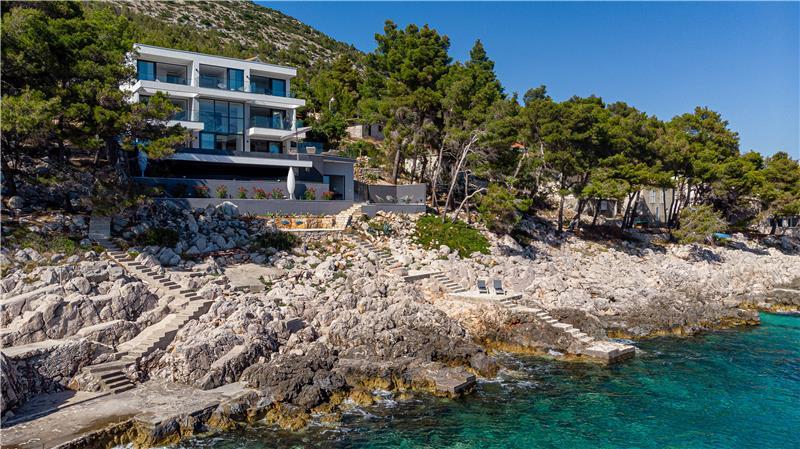 6 bedroom villa with infinity pool and sea views, Korcula Island, sleeps 12