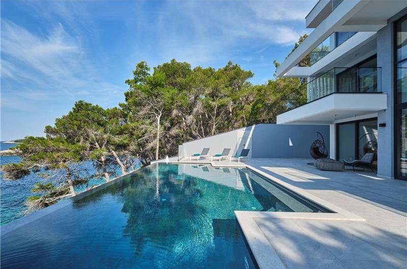 6 bedroom villa with infinity pool and sea views, Korcula Island, sleeps 12