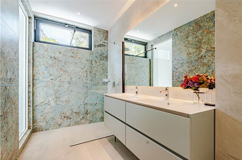 6 bedroom villa with infinity pool and sea views, Korcula Island, sleeps 12