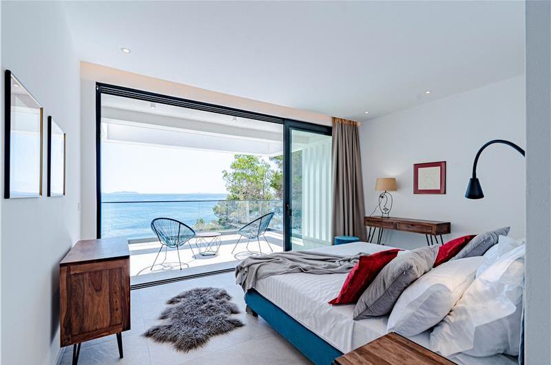 6 bedroom villa with infinity pool and sea views, Korcula Island, sleeps 12