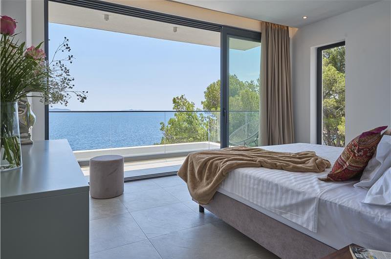 6 bedroom villa with infinity pool and sea views, Korcula Island, sleeps 12