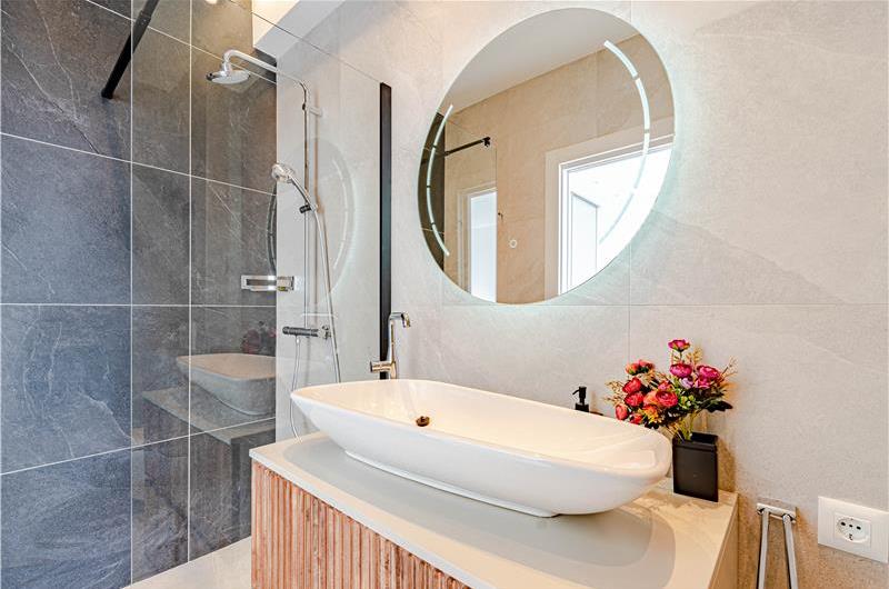 6 bedroom villa with infinity pool and sea views, Korcula Island, sleeps 12