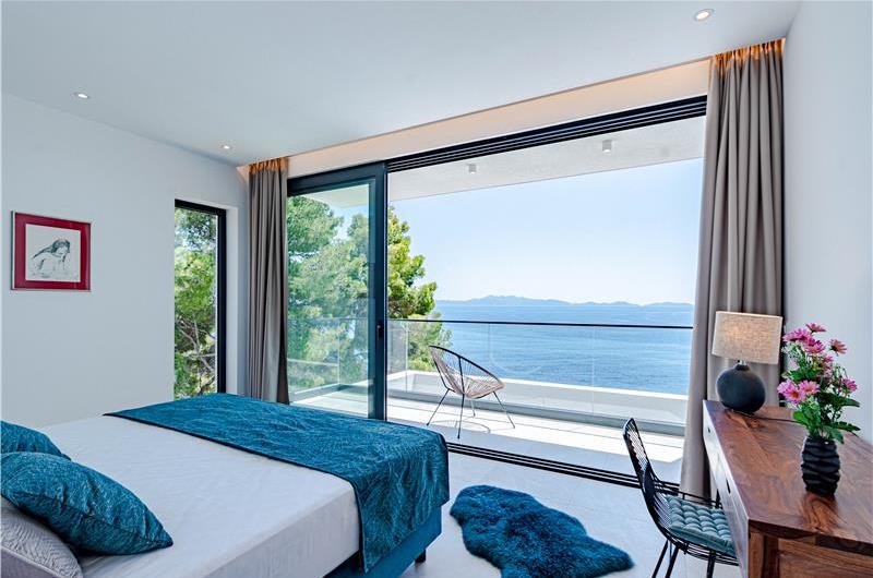 6 bedroom villa with infinity pool and sea views, Korcula Island, sleeps 12