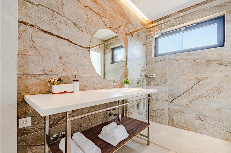 6 bedroom villa with infinity pool and sea views, Korcula Island, sleeps 12