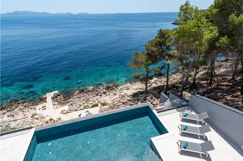 6 bedroom villa with infinity pool and sea views, Korcula Island, sleeps 12