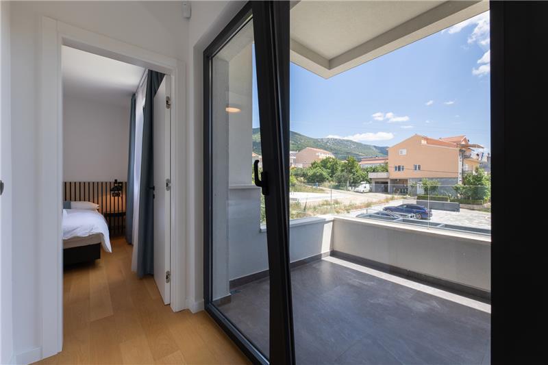 Sea-view villa in Trogir, photograph 24