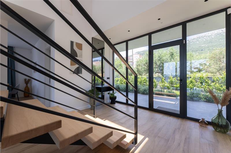 5 bedroom villa with pool near Split, sleeps 9