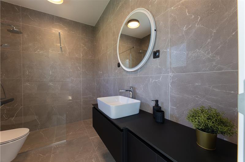 5 bedroom villa with pool near Split, sleeps 9