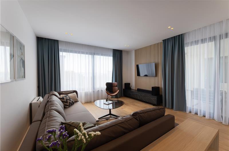 5 bedroom villa with pool near Split, sleeps 9