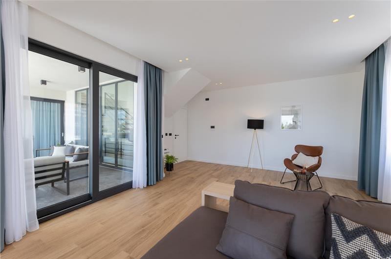 5 bedroom villa with pool near Split, sleeps 9