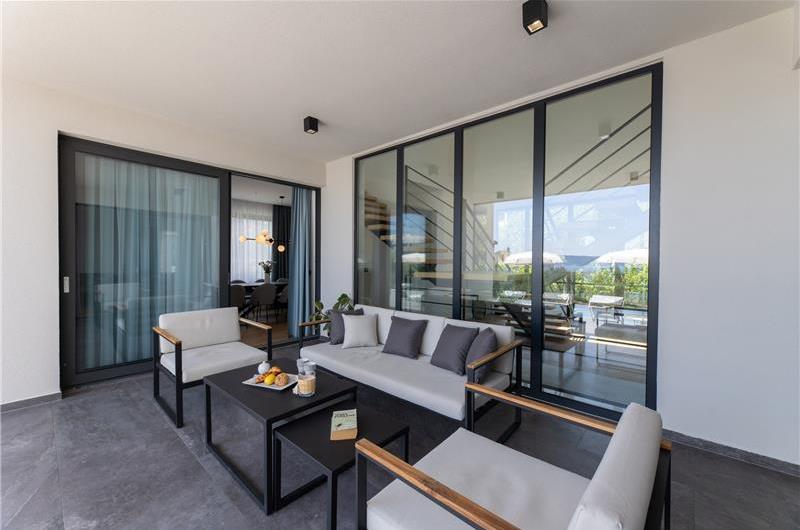 5 bedroom villa with pool near Split, sleeps 9