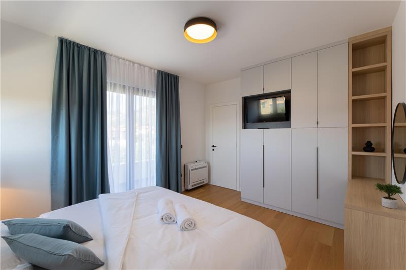 Sea-view villa in Trogir, photograph 10