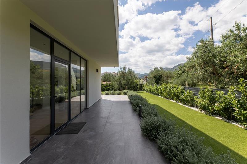 5 bedroom villa with pool near Split, sleeps 9