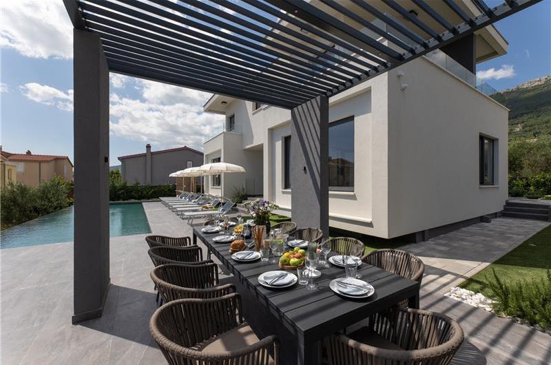 5 bedroom villa with pool near Split, sleeps 9