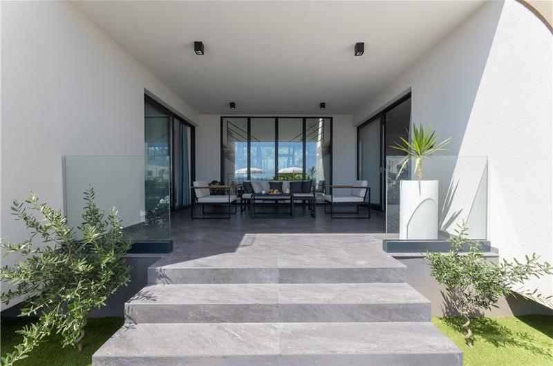 5 bedroom villa with pool near Split, sleeps 9