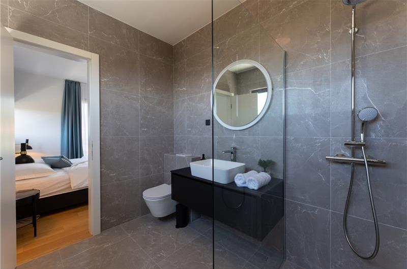 5 bedroom villa with pool near Split, sleeps 9