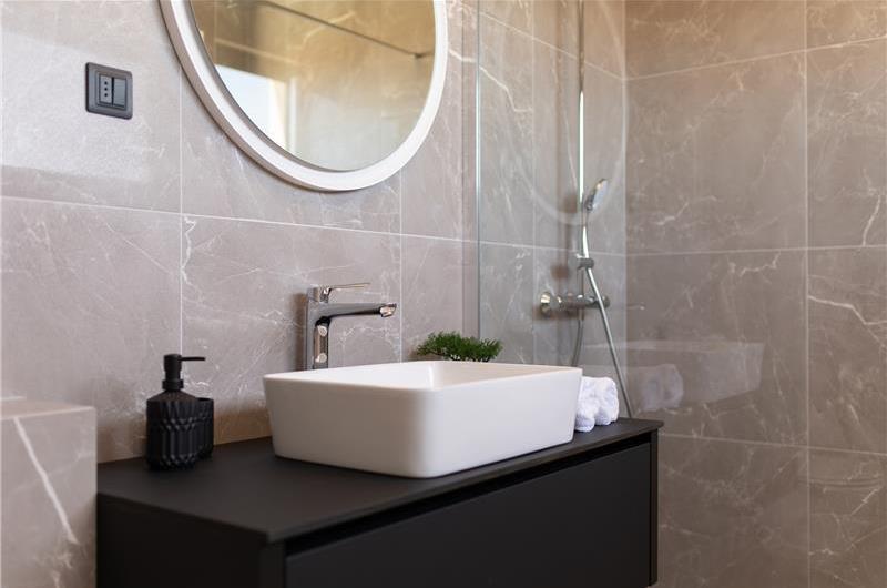 5 bedroom villa with pool near Split, sleeps 9