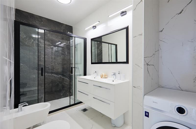 2 bedroom apartment in Lapad, Dubrovnik, sleeps 3